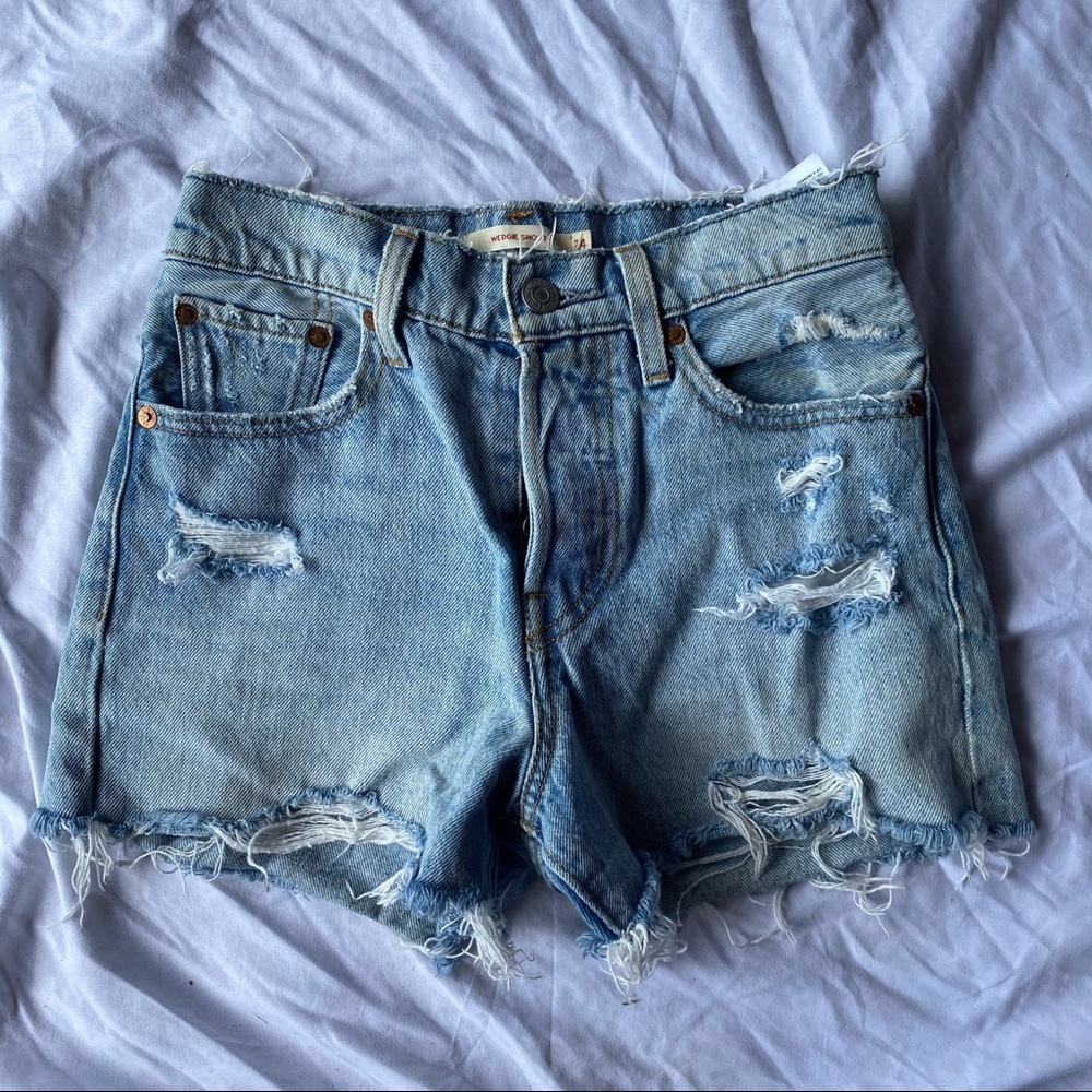 LEVI WEDGIE SHORTS